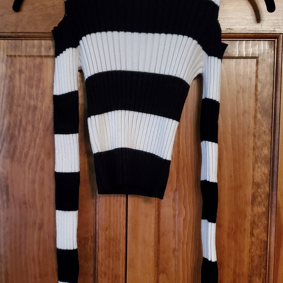 Garage Black & White Ribbed Top - Picture 3 of 5